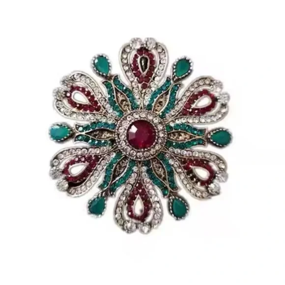 Vintage Baroque Queen Crystal Elegant Brooch - Picture 7 of 13